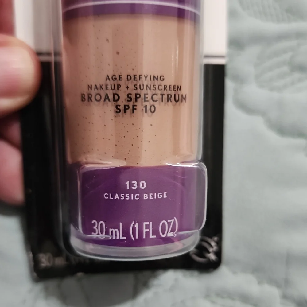 COVERGIRL Cream Foundation Luminous Glow